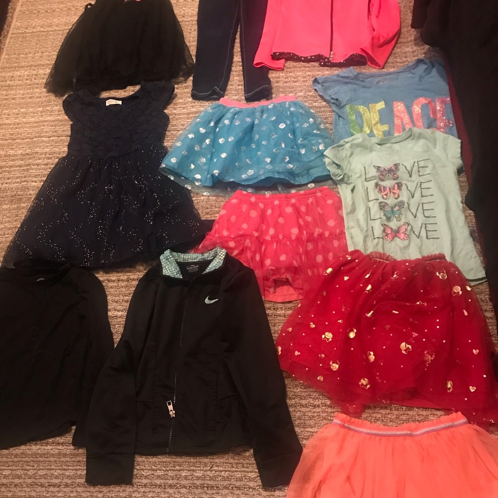 39 pc lot - girls sz 6/7 super cute! Nike! Justice! Old Navy etc